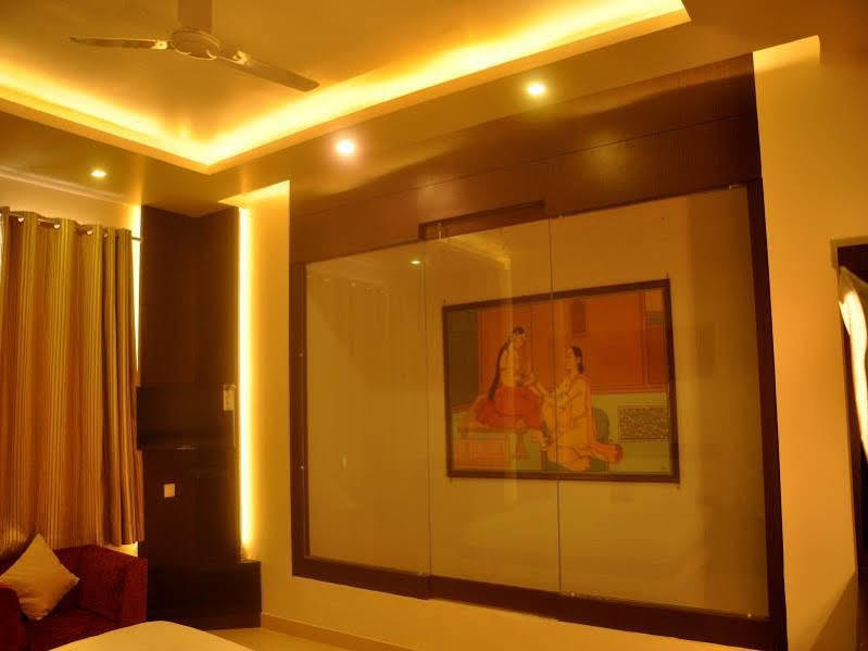 Hotel Rivera Palace Varanasi Exterior foto